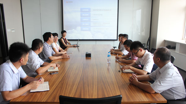 海淀區(qū)委組織部、中國(guó)人民大學(xué)調(diào)研組一行來(lái)聯(lián)橋集團(tuán)考察調(diào)研